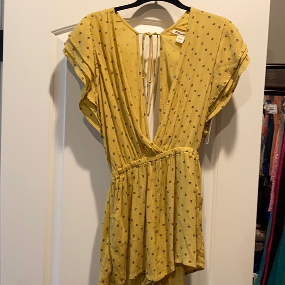 🔥🔥BILLABONG - RUFFLE SLEEVE ROMPER🔥🔥 - Picture 1 of 8